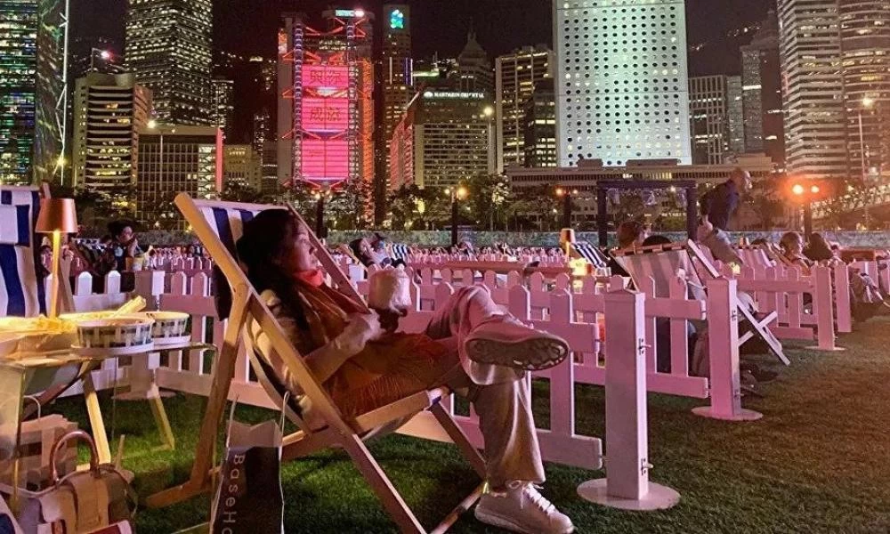 Το πάρκο της "χαράς" στο Χονγκ Κονγκ: Καραντίνα με αποστάσεις και... διασκέδαση!